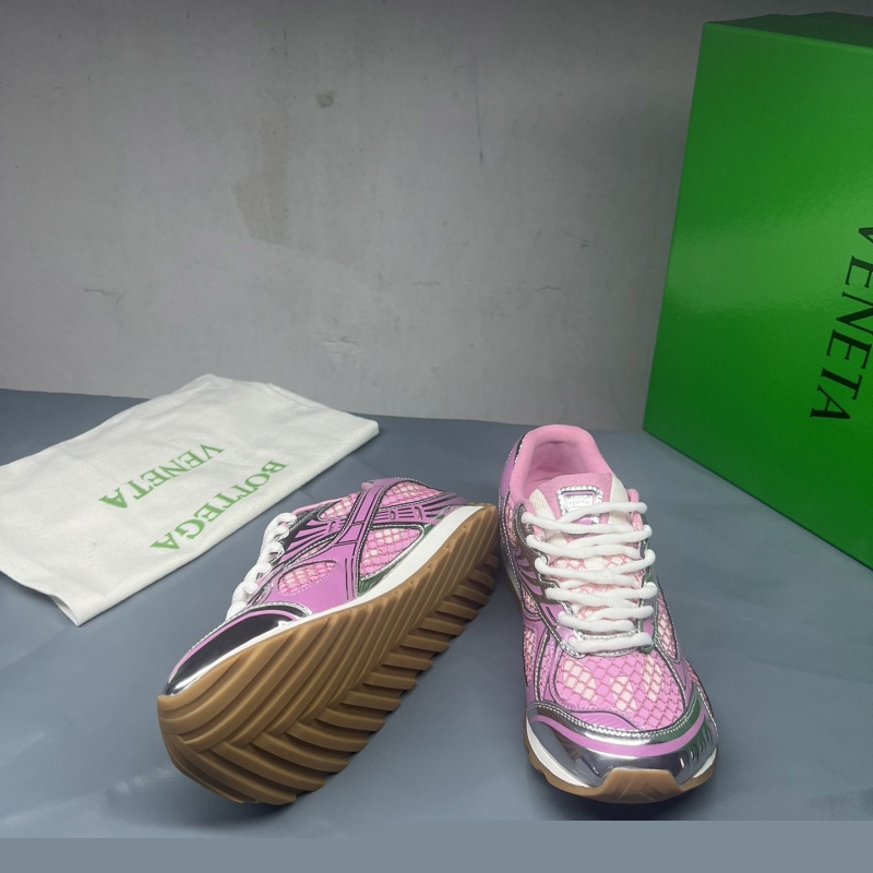 bo*te*ga Ve*ne*ta casual shoes